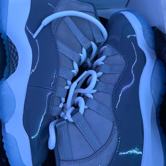 Air Jordan 11 Retro Grey